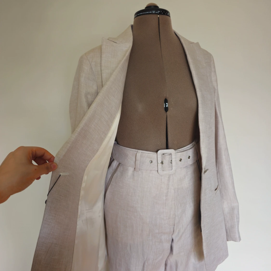 Oanvänd kostym Stockh LM - 90