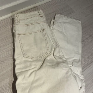 jeans - ”boyfriend jeans” 