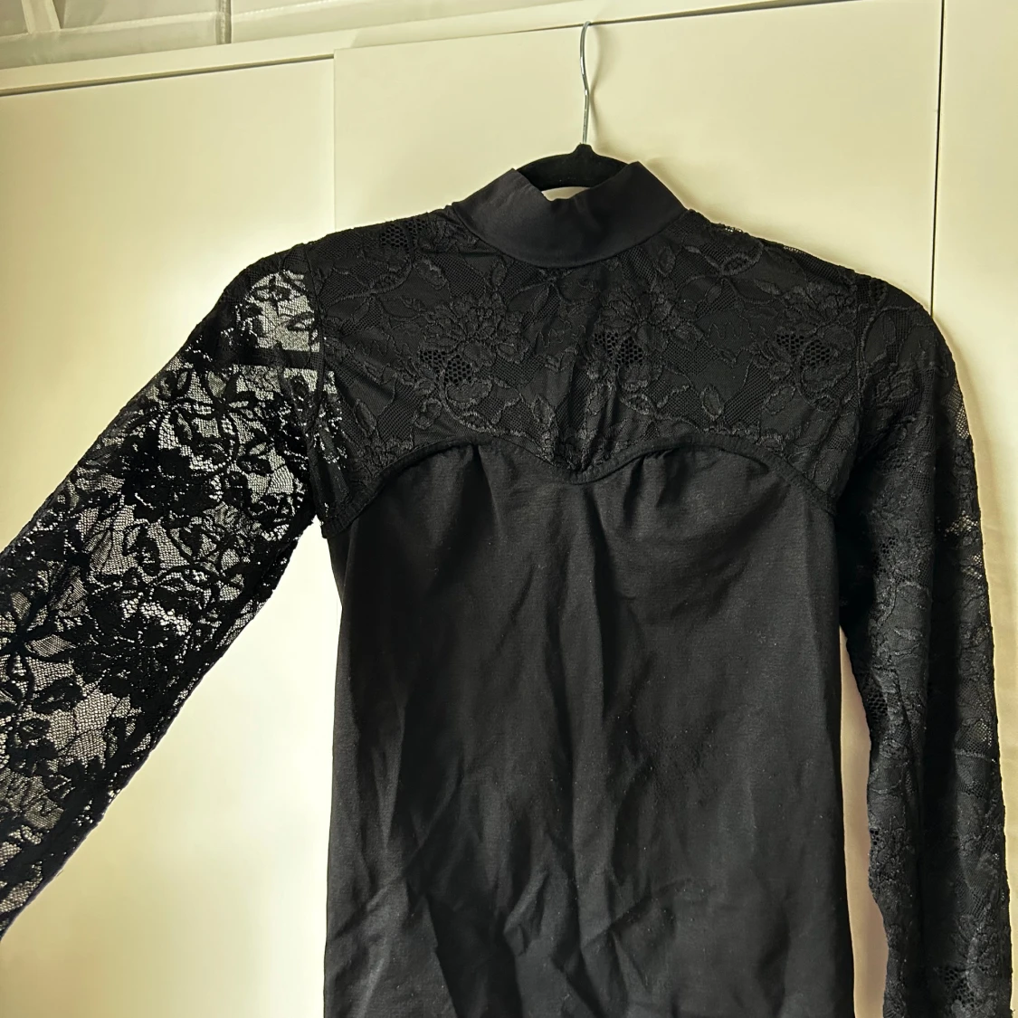 Svart tröja  - 90
