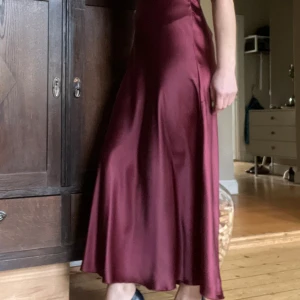 Kjol från 157 Angelology i stl S - Kjol från 157 Angelology i stl S Modellen på bilden är 163cm lång och väger 53 kg