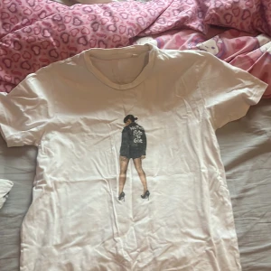 Vit T-shirt - Växt ur 