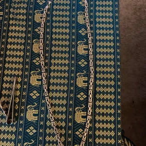 Kejsar halsband - någon som är intresserad att köpa skriv privat