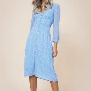 Paris Dress från Adoore - Paris Dress från Adoore som enbart är använd ett fåtal gånger 🤍