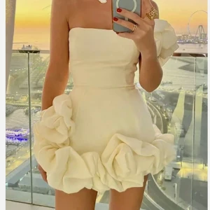 Klänning lilipretty💞💞💞 - Säljer denna underbaaaara klänning från lilipretty❣️❣️ Enbart testad❤️ Storlek S men passar allt från Xs-M❤️