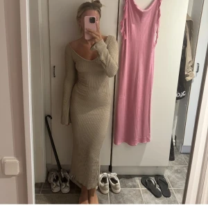 Klänning nelly - Slutsåld på hemsidan.  Använd 1 gång.