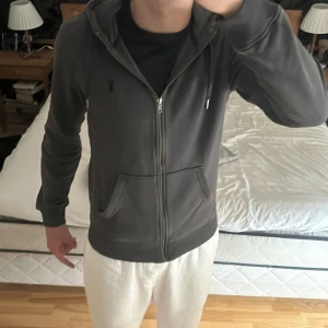 Ziphoodie från next - Mörkgrå ziphoodie från Next, storlek s använd få tal gånger 
