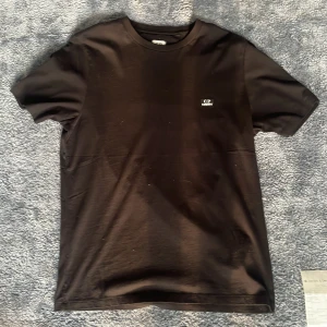 C.P. Company - T-shirten har aldrig använts