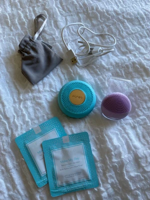 FOREO - Foreo UFO mini 2 (nypris 2 320kr) och Luna go (nypris 1 425kr). Båda är sparsamt använda. Priset för båda är 1400kr. 