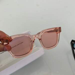 Solglasögon CHIMI  750 kr styck 👓  1350 för bägge paren