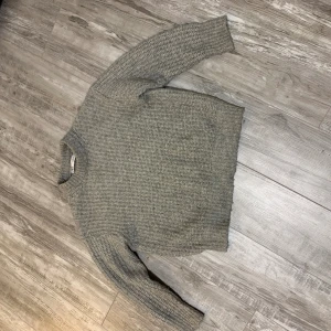 Stickad tröja från Zara - Använt den ett fåtal gånger, normal i storleken