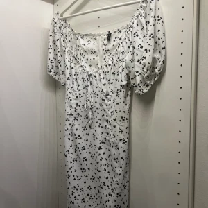 Söt klänning - En söt klänning i bra skick