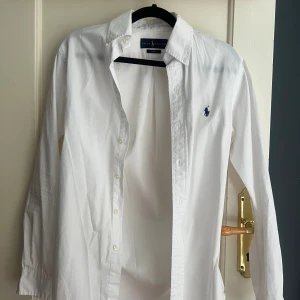 Ralph lauren skjorta - Storlek: xs Knappt använd.