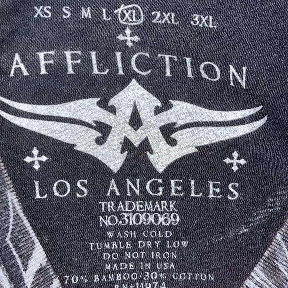 Affliction T-shirt inga defekter. [Längd 72cm] [Bredd 46cm]. T-shirts.