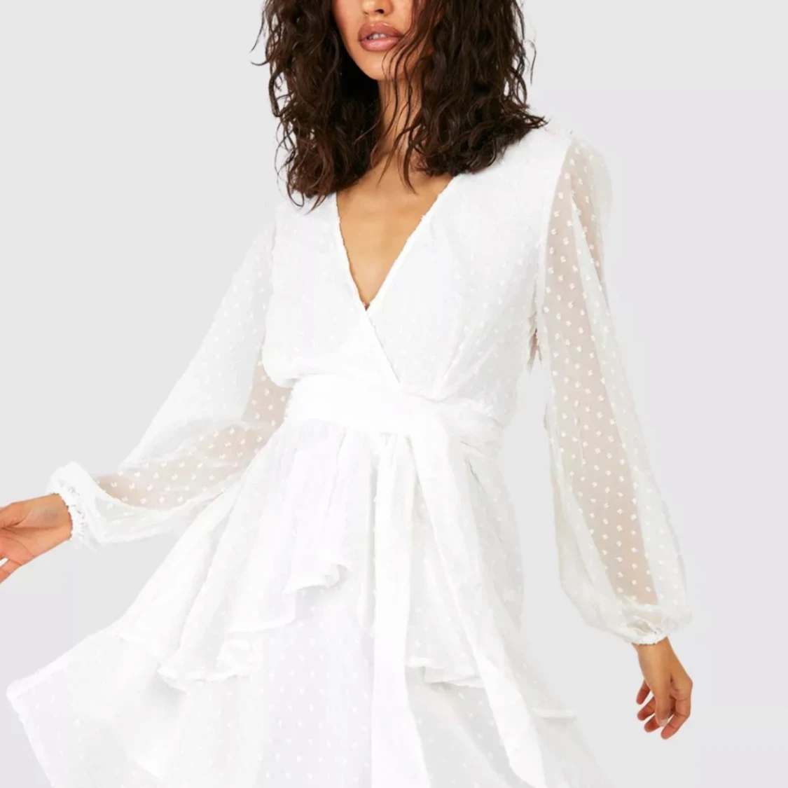 Oanvänd vit klänninh