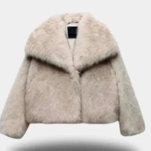 Zara jacka  - Jätte mysig fluffig jacka från zara, finns ej och köpa längre 