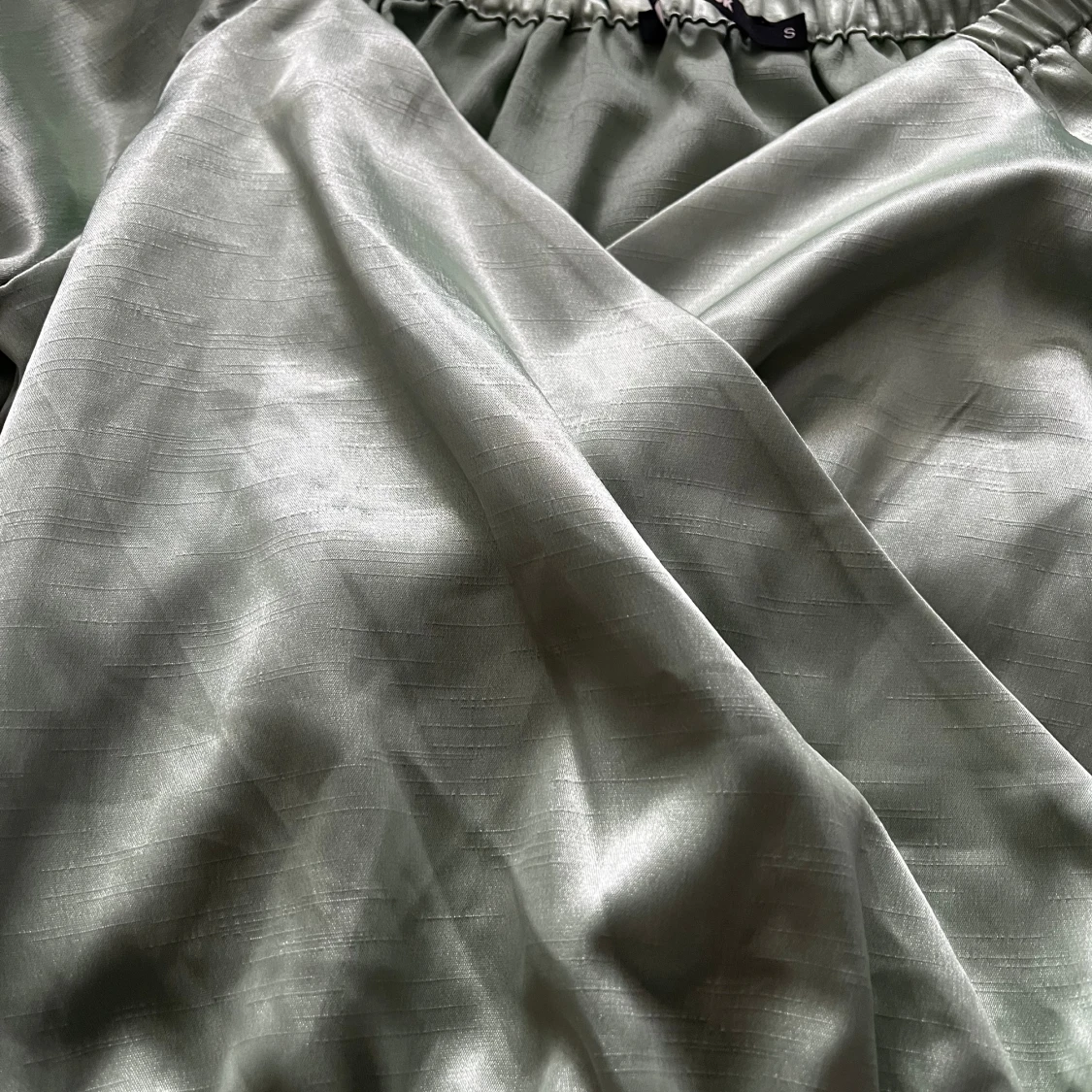 Glansig topp bikbok - 90