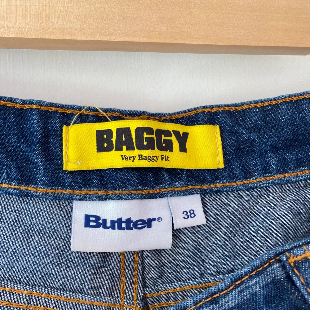 butter barbwire denim jeans baggy 38 dark indigo 500kr. Jeans & Byxor.