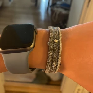 nit armband - hemmagjord , jeansmaterial