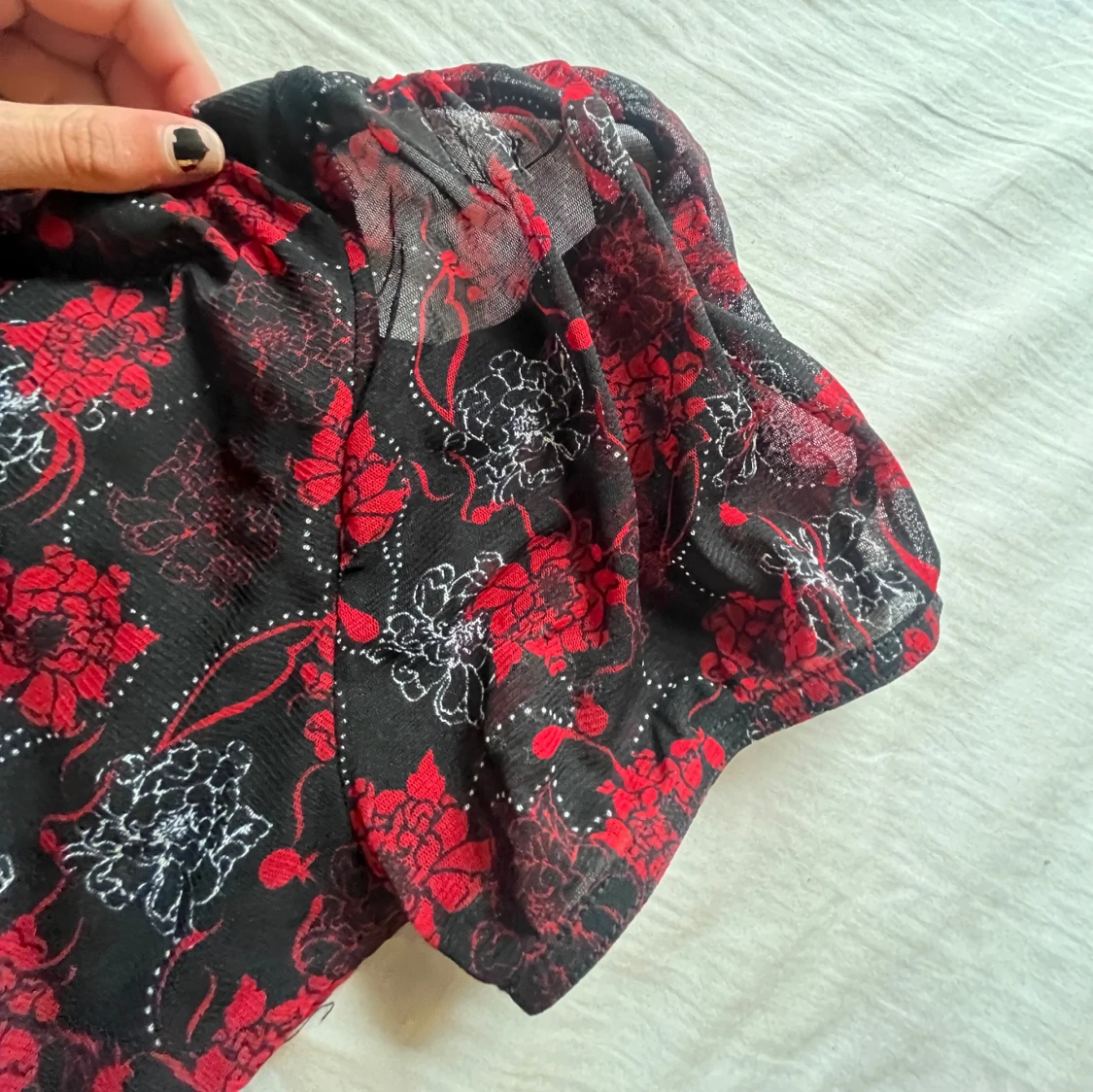 Blommig topp/blus  - 92