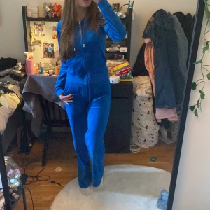 Blått Juicy Couture sett - Jätte snyggt nyköpt blått Juicy sett