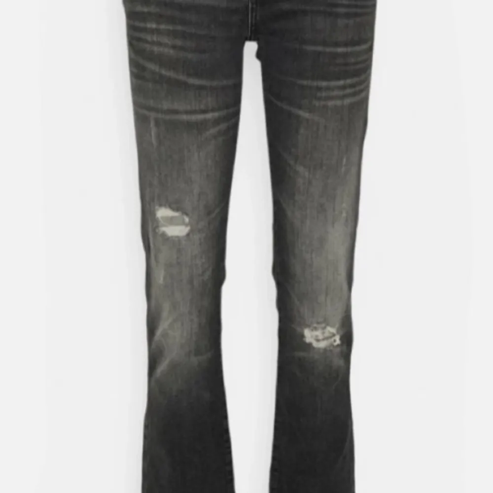 Svarta ltb jeans i storlek 27.32. Jättebra skick. Köparen står för frakten 💕. Jeans & Byxor.