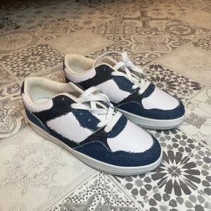 Sneakers - Sneakers från Pretty Little Thing Stl 38 Oanvända