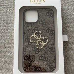 Guess iPhone skal  - Den är helt ny säljer den pågrund av fel storlek iPhone 14