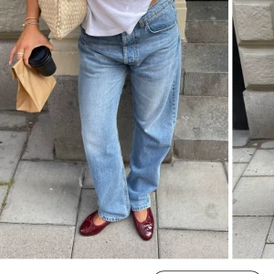 Relaxed Jeans djerf avenue 29 - Säljer ett par relaxed jeans från djerf avenue storlek 29! Sparsamt använda och inget att anmärka på✨