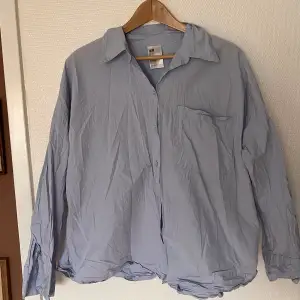 Ljusblå oversized, boxig skjorta i Stl M. Fint skick 🌻