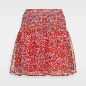 ONLY sommar kjol - Jättefin sommar kjol stl s, orginalpris 329kr Jätte bra skick