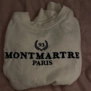 Super fin, orörd tröja! - Super mjuk och skön på insidan, fläckfri, oanvänd!