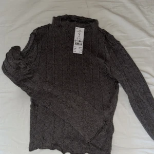 Tröja - Super söt tröja från Gina tricot som jag aldrig använt. 