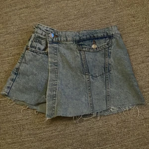 Jeans kjol/shorts  - Jeans shorts som ser ut som en kjol ljusblått 