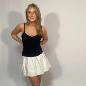 Klänning/kjol🤍 - En superfin klänning som kan användas på många olika sett, t ex som en kjol eller lite tightare klänning!