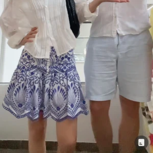 zara kjol - Jätte söt o fin kjol från zara, alldrig andvänt den.💕