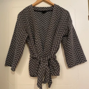 Kimono topp - Kimono topp i rand 