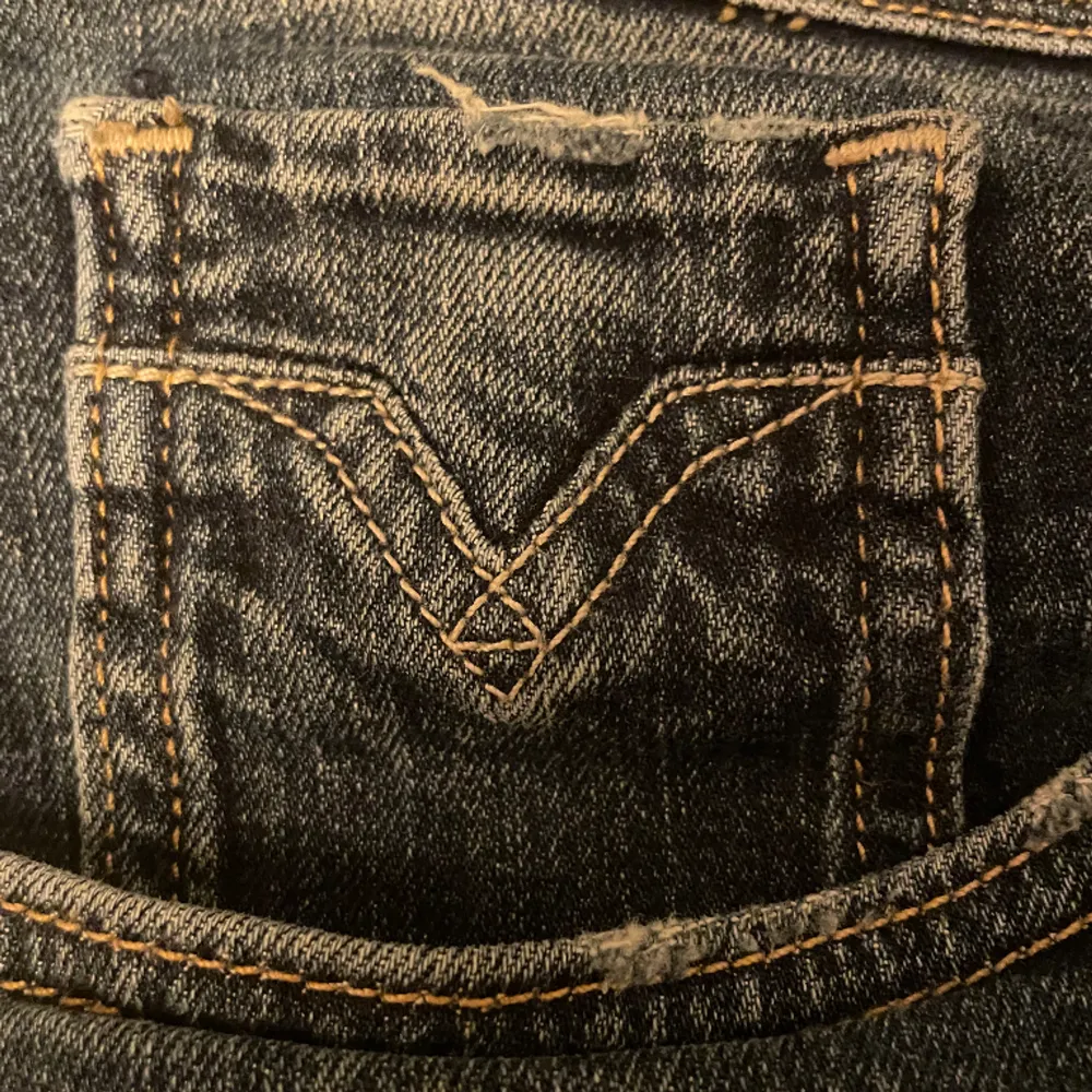 Riktigt par feta Replay jeans, skick 8/10 nypris 1500+. Modellen är 1,79 och väger 70! //Mvh STHG. Jeans & Byxor.