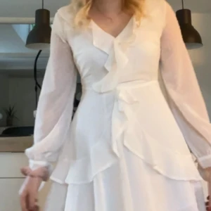 Vit klänning - Vit klänning perfekt till student