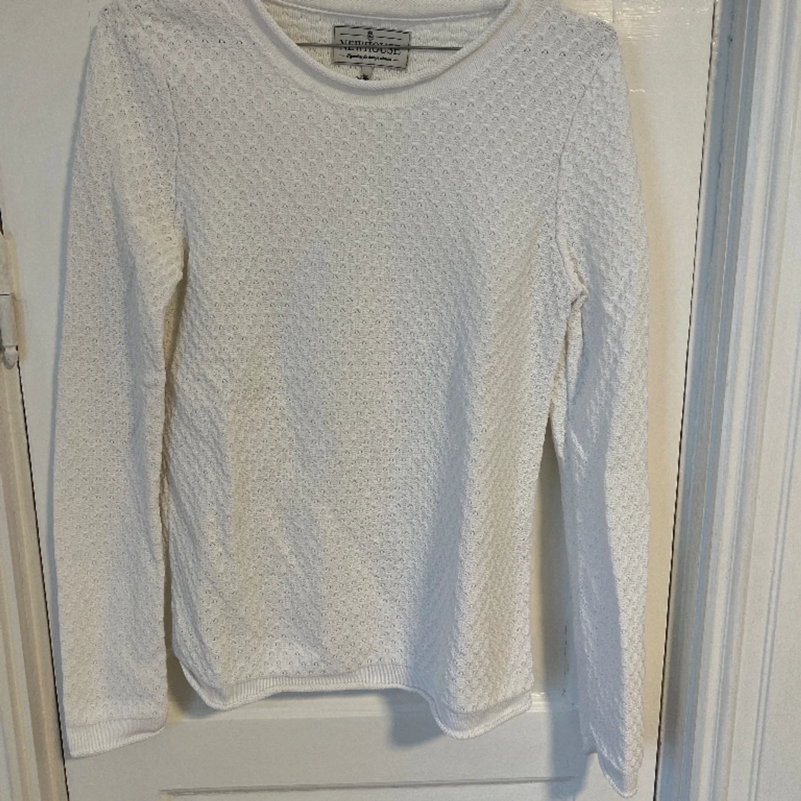 Vit tröja från Newhouse 
