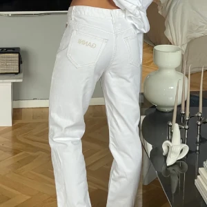 Ganni jeans - Lånade bilder från personen jag köpte jeansen! Använt en gång, är för små för mig tyvärr 🙌🏼