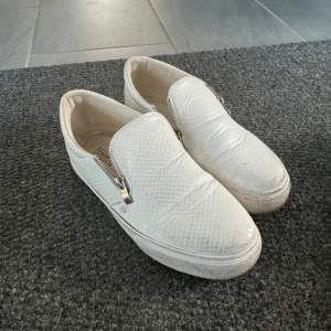 Vita sneakers perfect till våren!💕