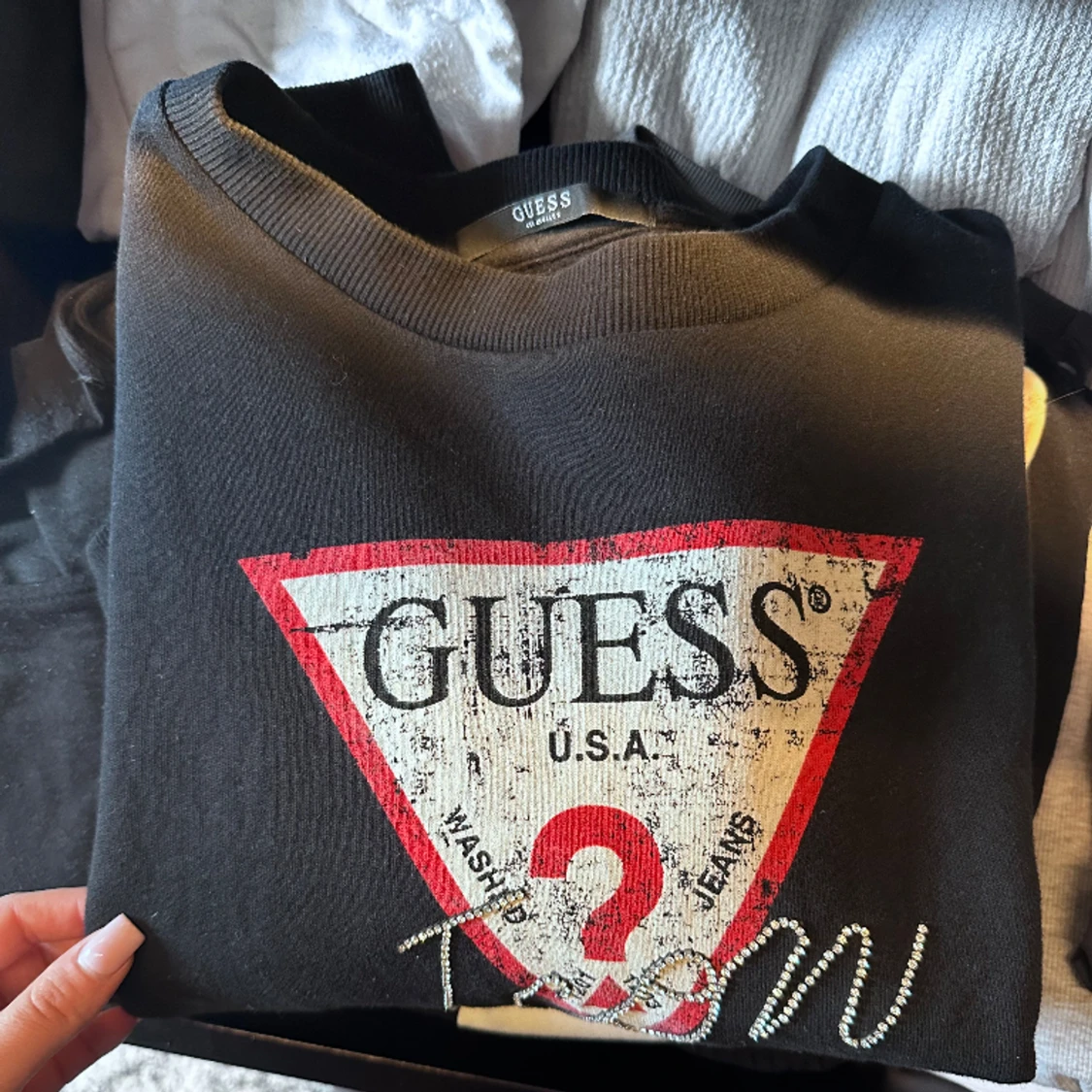 Guess sweater