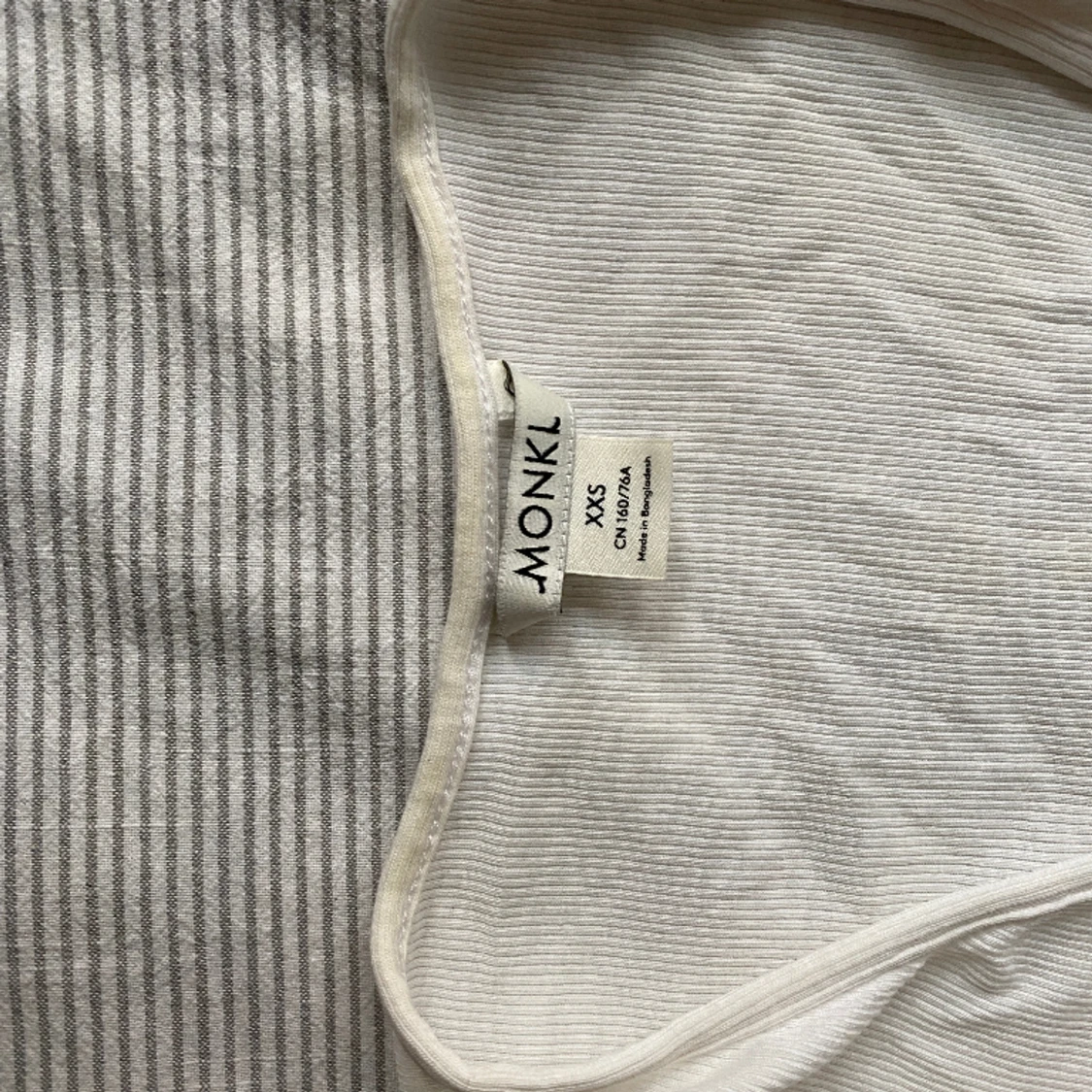 En kofta/blus från Monki - 91