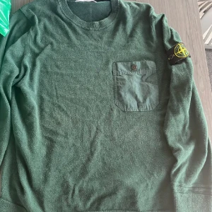 Stone Island Tröja - Stone Island Knitted Sweater i storlek L. Mycket fint skick.