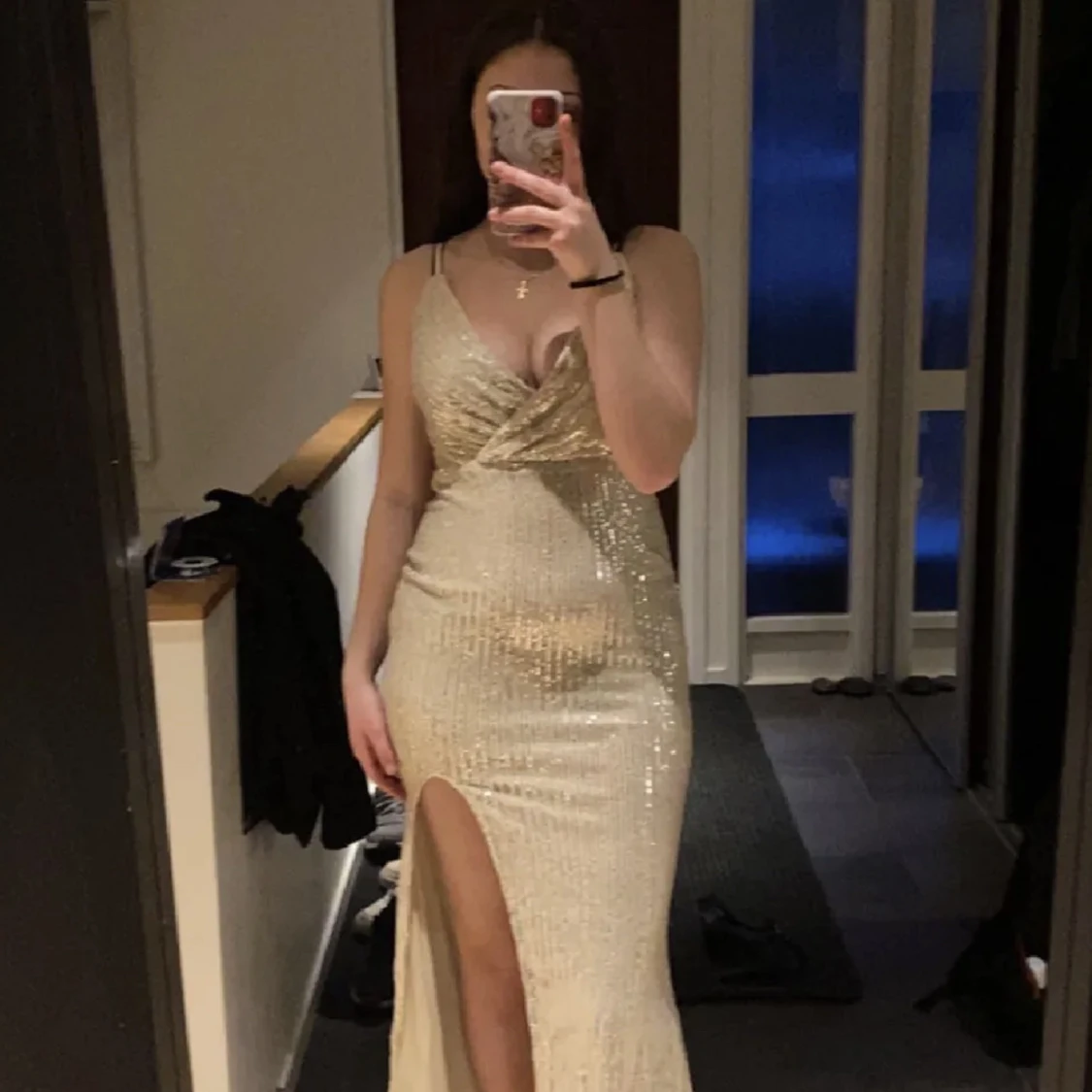 Guldig nyårsklänning - 91