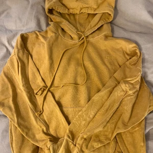Hoodie - Gossip ifrån Levis. Inte använd mycket. Passar s-m