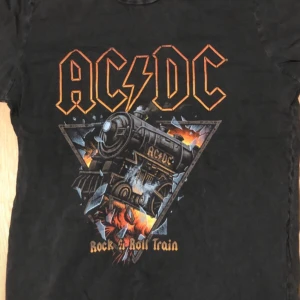 Acdc t shirt - CONTACT BEFORE BUYING 