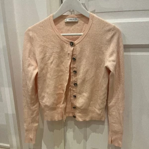 kofta - säljer denna jätte söta kofta från zara 💘