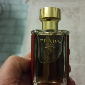 Prada Milano parfym  - 30 ml , endast användt några sprut 