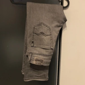 Replay Jeans - Säljer mina Replay jeans då dom aldrig används. 